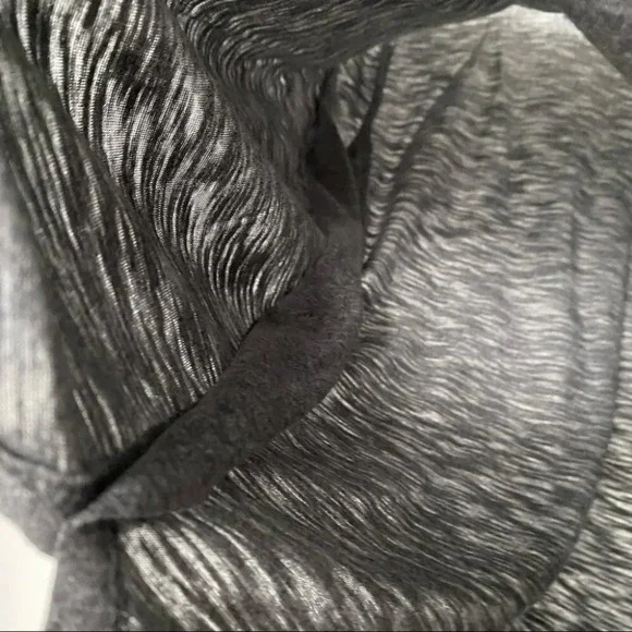 Modcloth Grey  Capped Sleeve Round Neck Tee Shirt - Picture 8 of 10